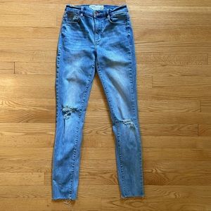 Garage Women’s Ripped Skinny Jeans